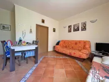Диван и стол со стульчиками