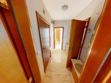 прихожая с мебелью
