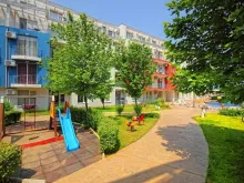 детская площадка на территории комплекса