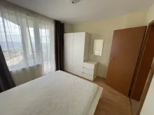 окно в комнате