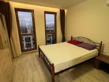 шкаф, кровать, телевизор