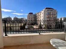 стол на террасе
