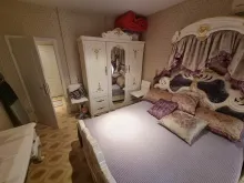 кровать, шкаф