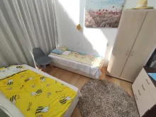 2 кровати в спальне