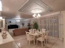 Красивая гостиная комната