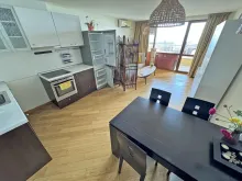 обеденный стол со стульями