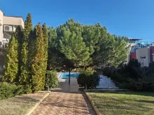 тротуар, зеленые зоны