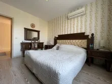 Двухспальная кровать спали