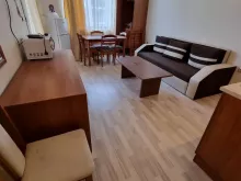 гостиная комната с мебелью