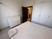 кровать, шкаф, комод
