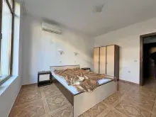 кровать, шкаф