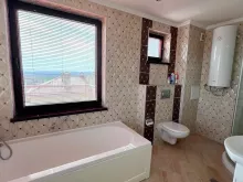 окно в ванной комнате