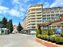 Фасад комплекса Мирамар палас