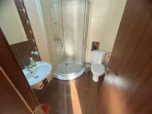 Душевая кабина в ванной комнате