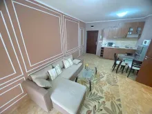 диван в комнате