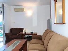 Диван в комнате