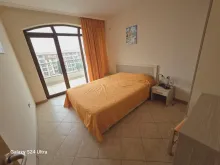 спальня с двухспальной кроватью