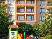 Детская площадка на территории комплекса