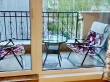 окно в комнате