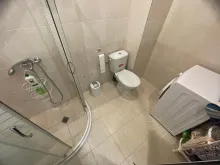 Душевая кабина в ванной комнате