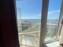 Вид из окна на море