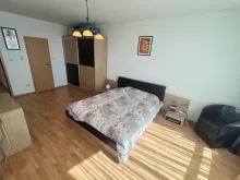 Двуспальная кровать