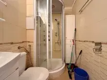 Душевая кабина ванной комнате