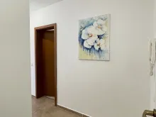 Картина на стене в коридоре
