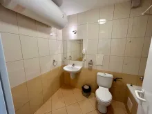 Туалет и умывальник