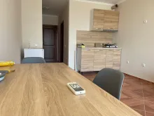 Обеденный стол в квартире