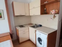 Кухонный гарнитур и стиральная машина