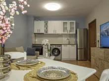 Кухонный уголок и обеденный стол