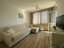 Диван в комнате