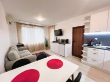 обеденный стол
