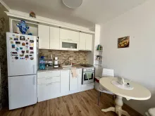 кухонный бокс и стол
