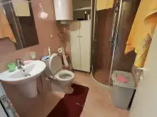 ванная комната с туалетом