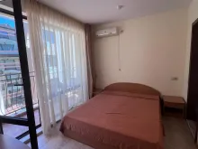 двухспальная кровать