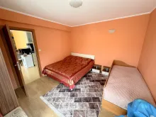 2 кровати в спальне