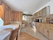 Кухонный гарнитур и другая мебель