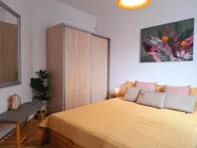 гардероб и кровать