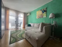 диван в гостиной