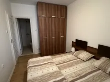Кровать и шкаф