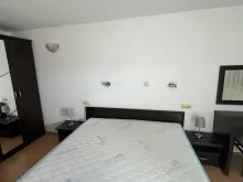 Двуспальной кровати гардероб