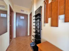 Вешалка в прихожей
