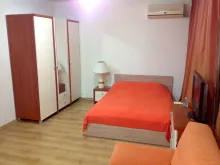 гардероб и кровать