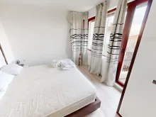Панорамное окно в спальне