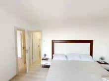 Двуспальная кровать