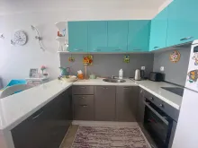 мебель на куне бирюзового цвета