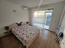 двухспальная кровать