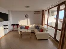 Gardenia Hills | Трёхкомнатная квартира: гостиная , кухня